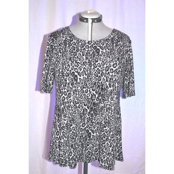 Torrid Animal Print Peplum top size 2x - Picture 1 of 8